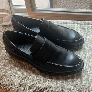 Classic Black Men's Loafers Ecco